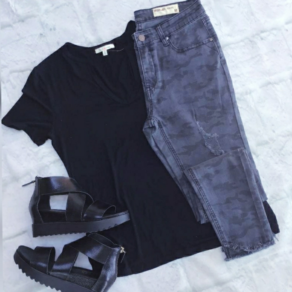 Casual Chic Charcoal Camo Ripped Skinny Jeans - Picture 11 of 16